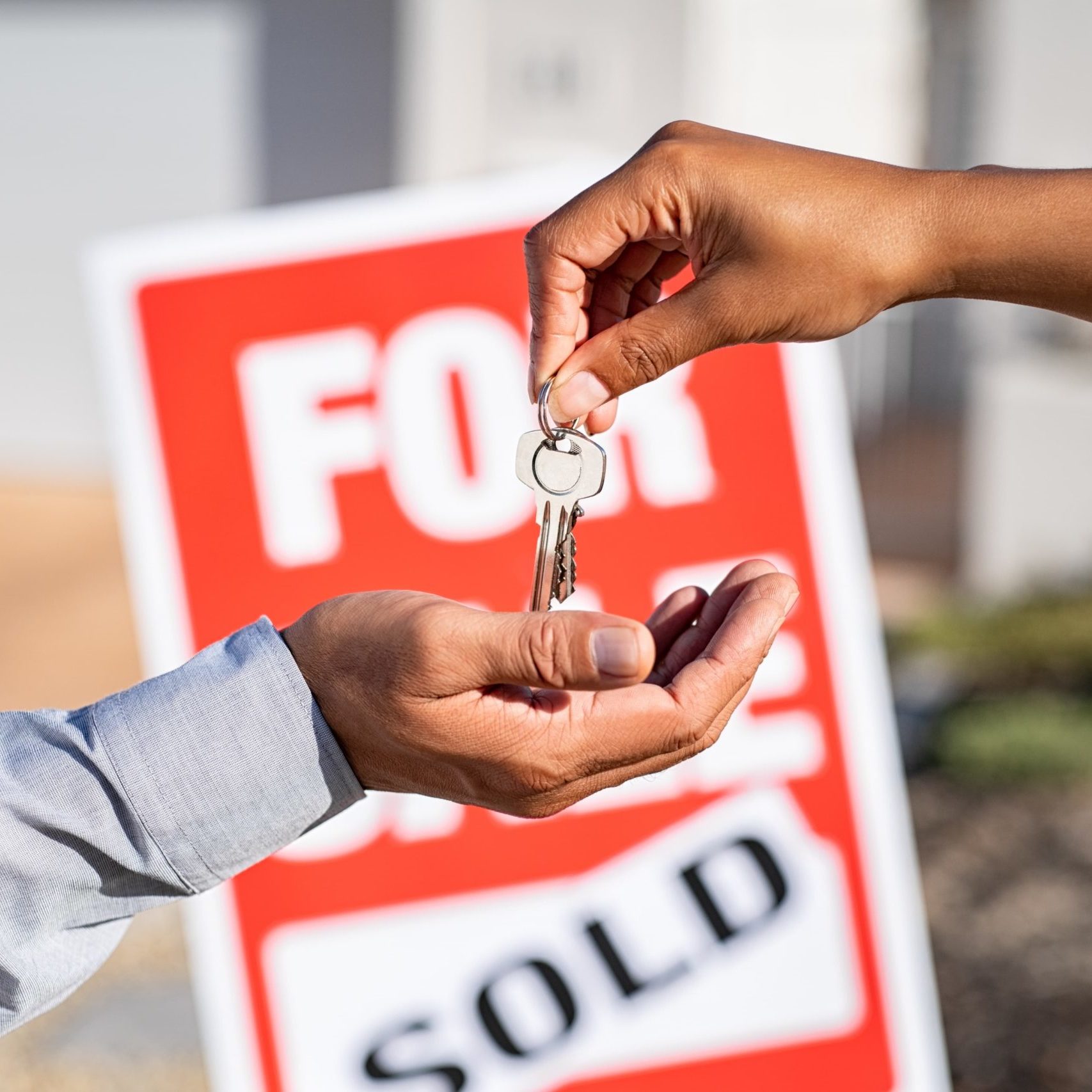 Real Estate Agent Gives Home Keys to Man